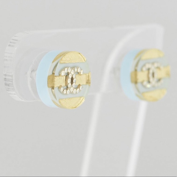 Chanel CC resin button earrings - Picture 2 of 10
